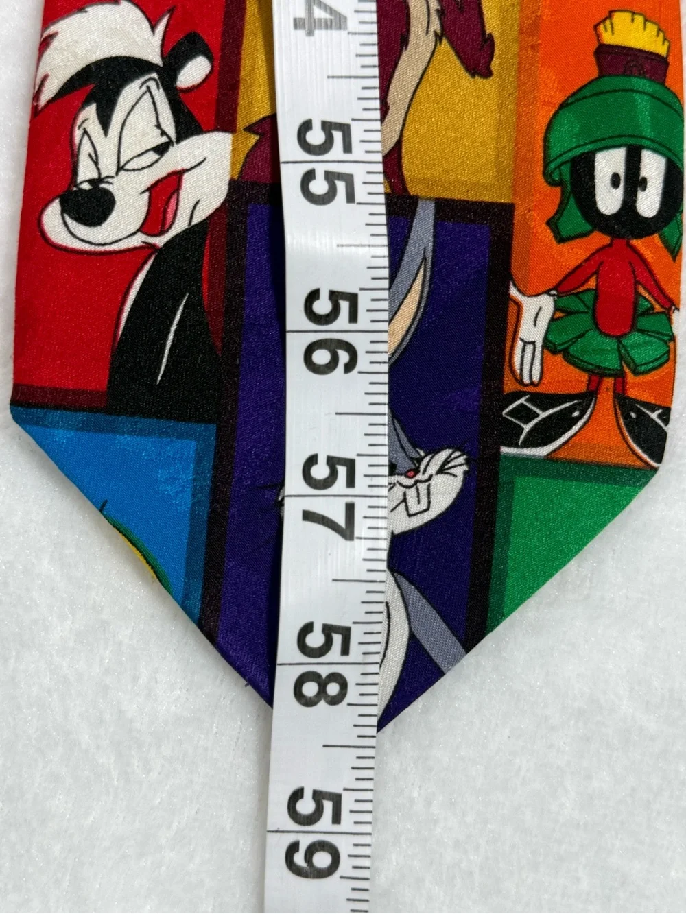 Looney Tunes Mania Vintage Character Necktie Bugs Bunny Taz Tweety 58”